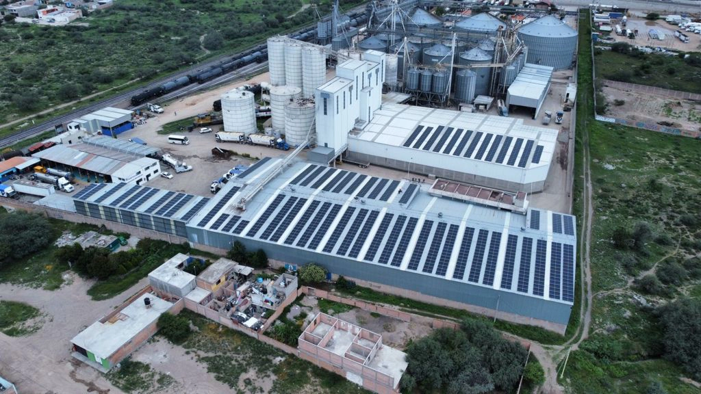 Los paneles solares para industria tienen un retorno de inversión de 98%