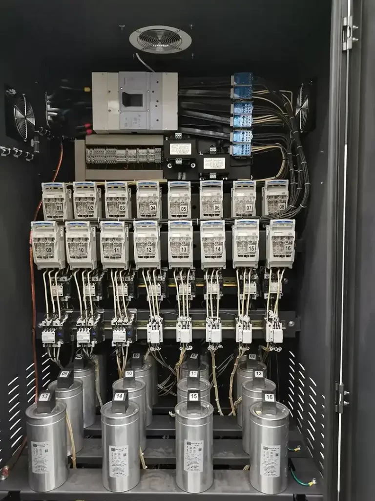 Banco de Capacitores Max4Solar corrección factor potencia